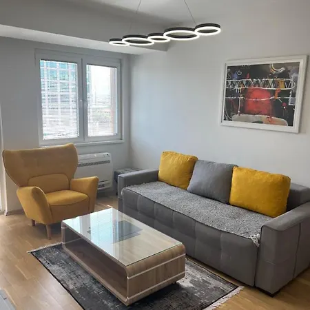 Square Apartment Appartement