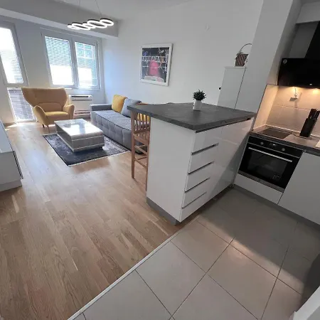 Square Apartment