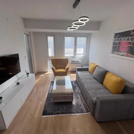 Square Apartment Lägenhet