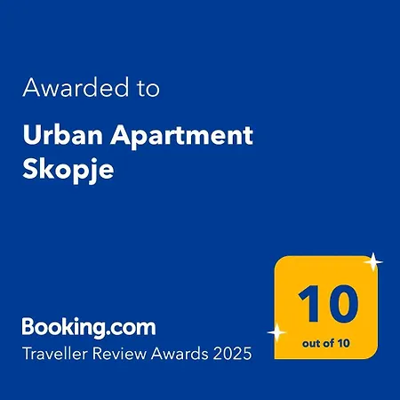 Square Apartment Lägenhet
